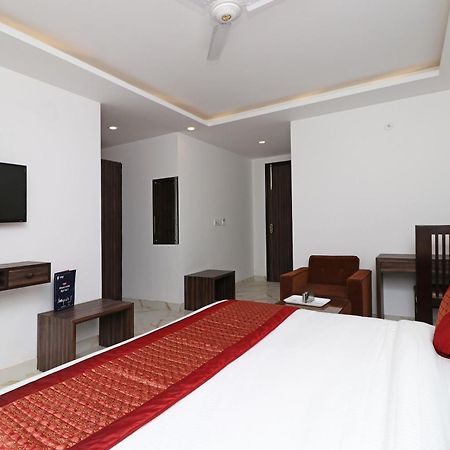 Hotel O Aamara New Delhi Buitenkant foto
