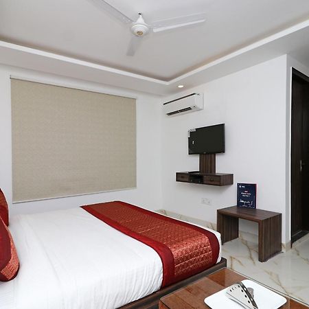 Hotel O Aamara New Delhi Buitenkant foto