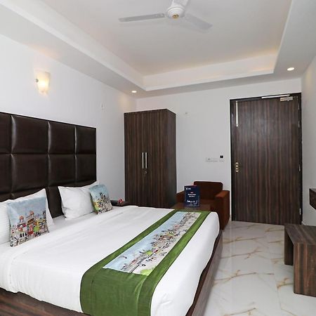 Hotel O Aamara New Delhi Buitenkant foto