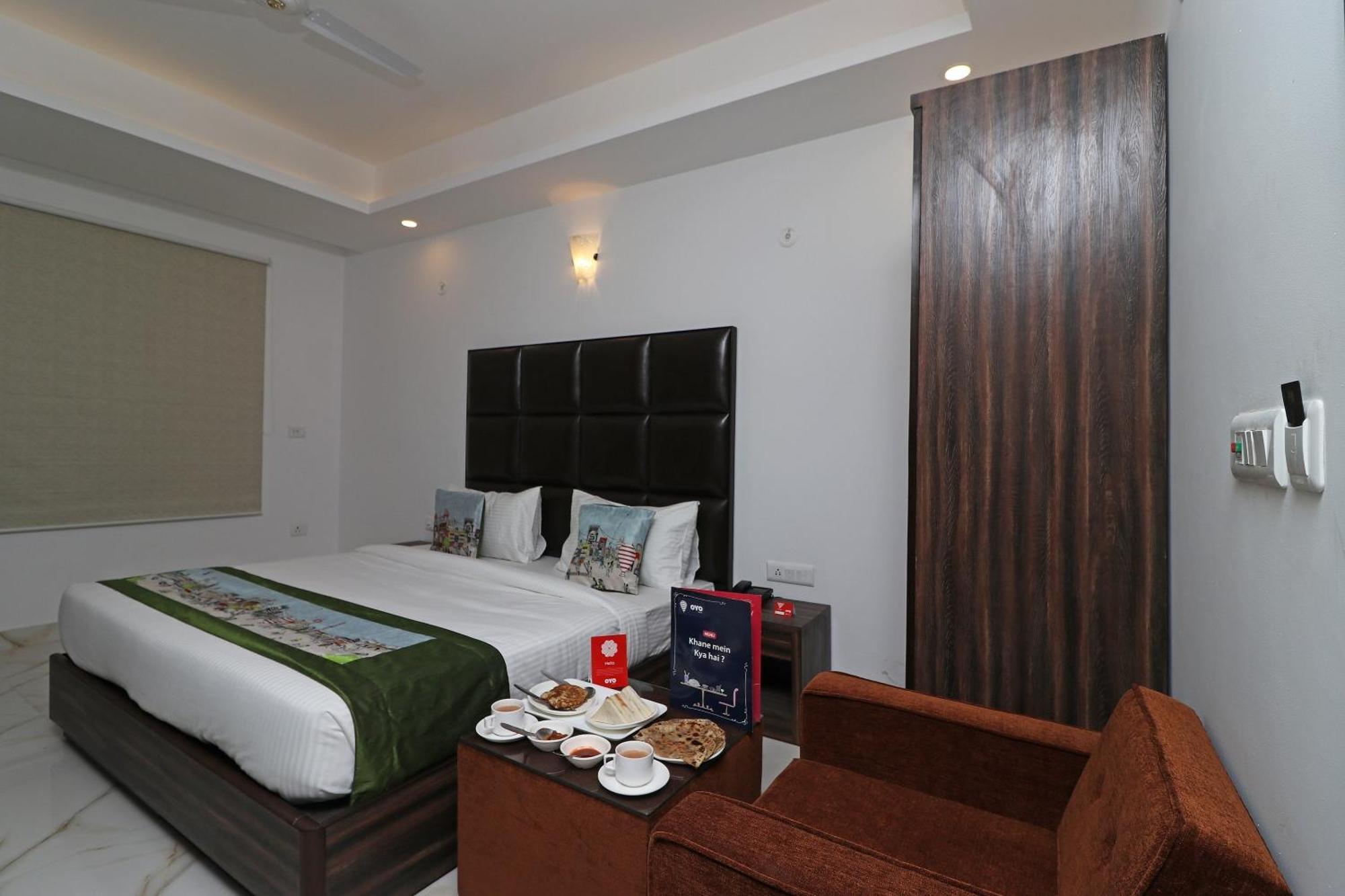 Hotel O Aamara New Delhi Buitenkant foto