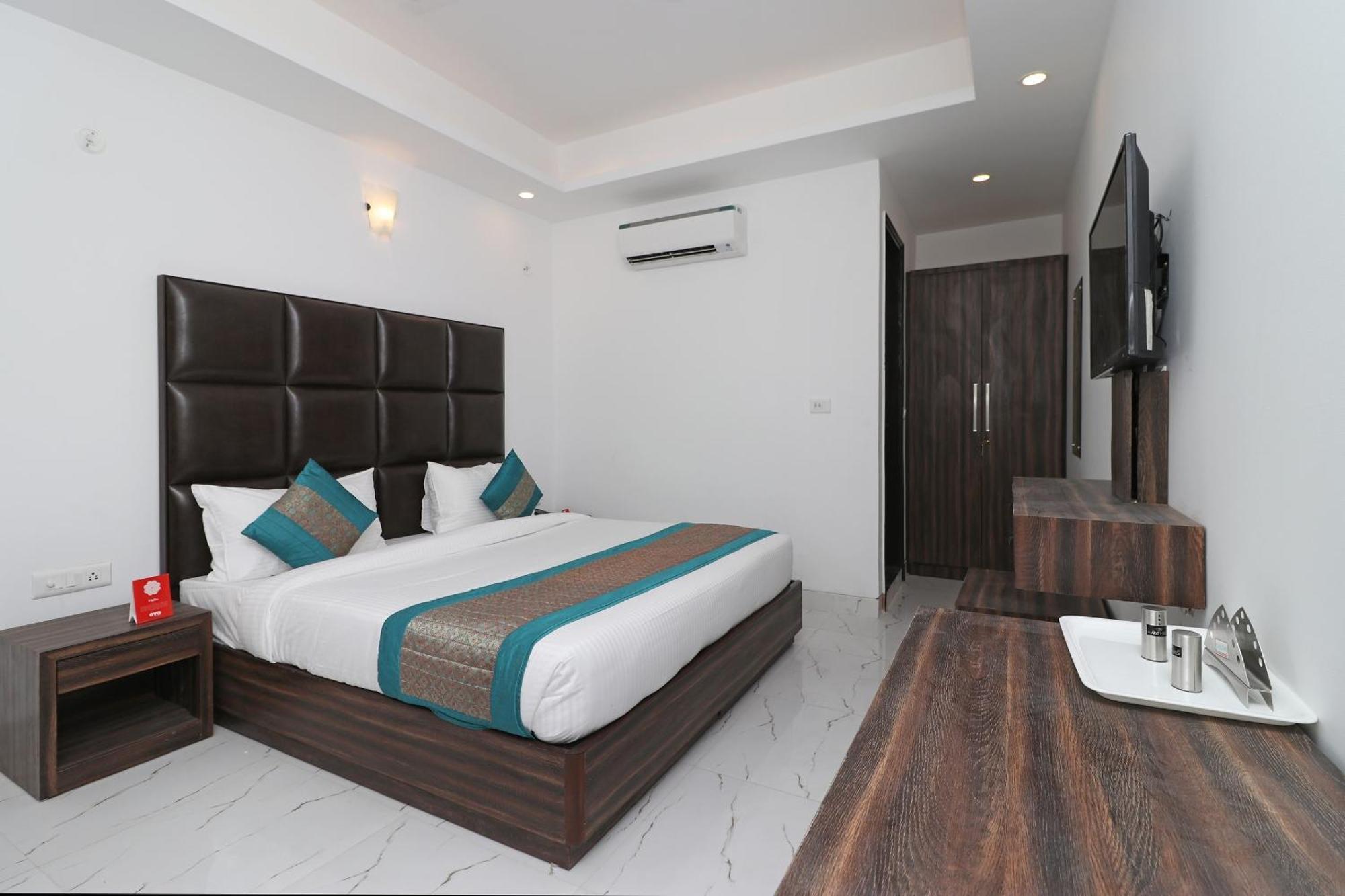 Hotel O Aamara New Delhi Buitenkant foto