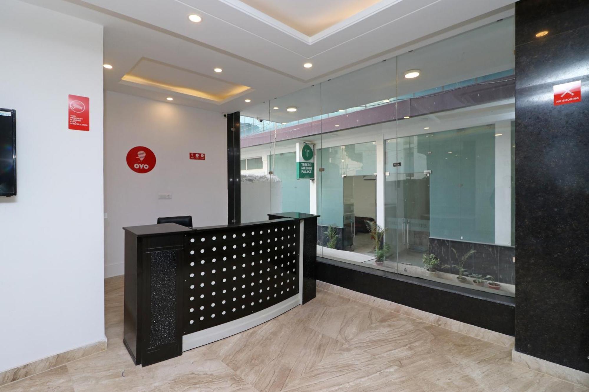 Hotel O Aamara New Delhi Buitenkant foto