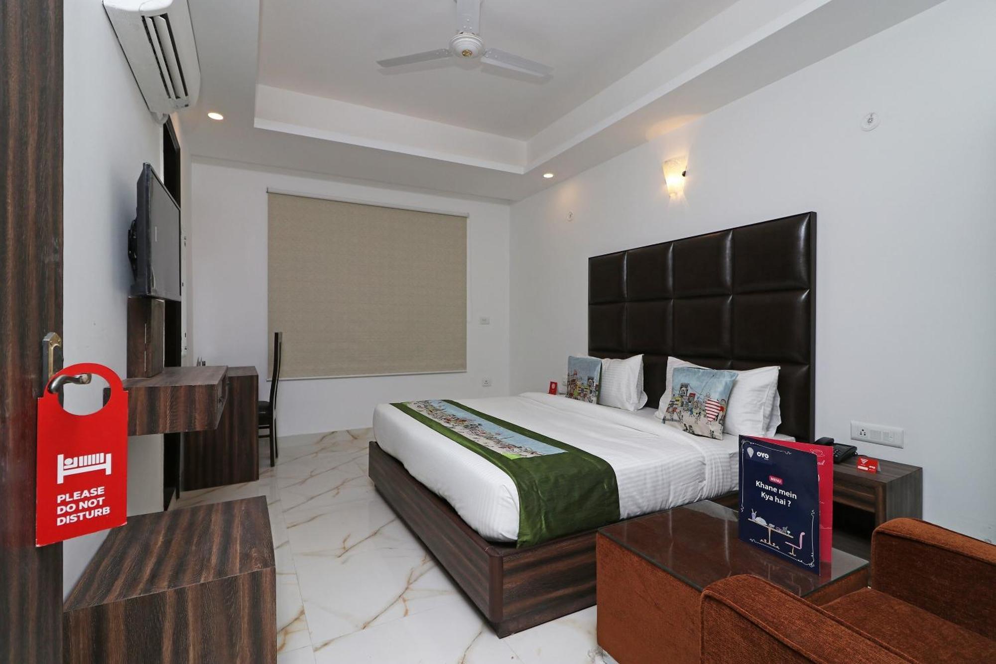 Hotel O Aamara New Delhi Buitenkant foto