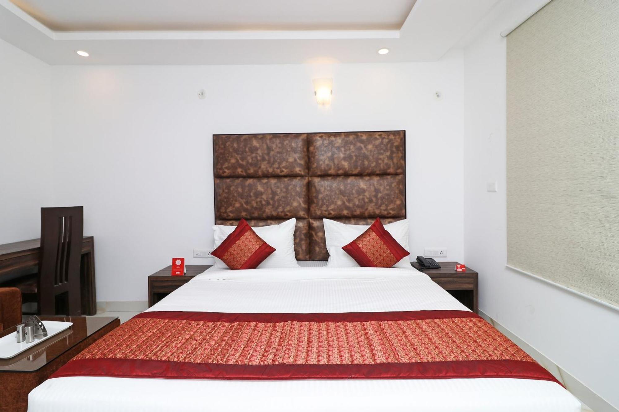 Hotel O Aamara New Delhi Buitenkant foto