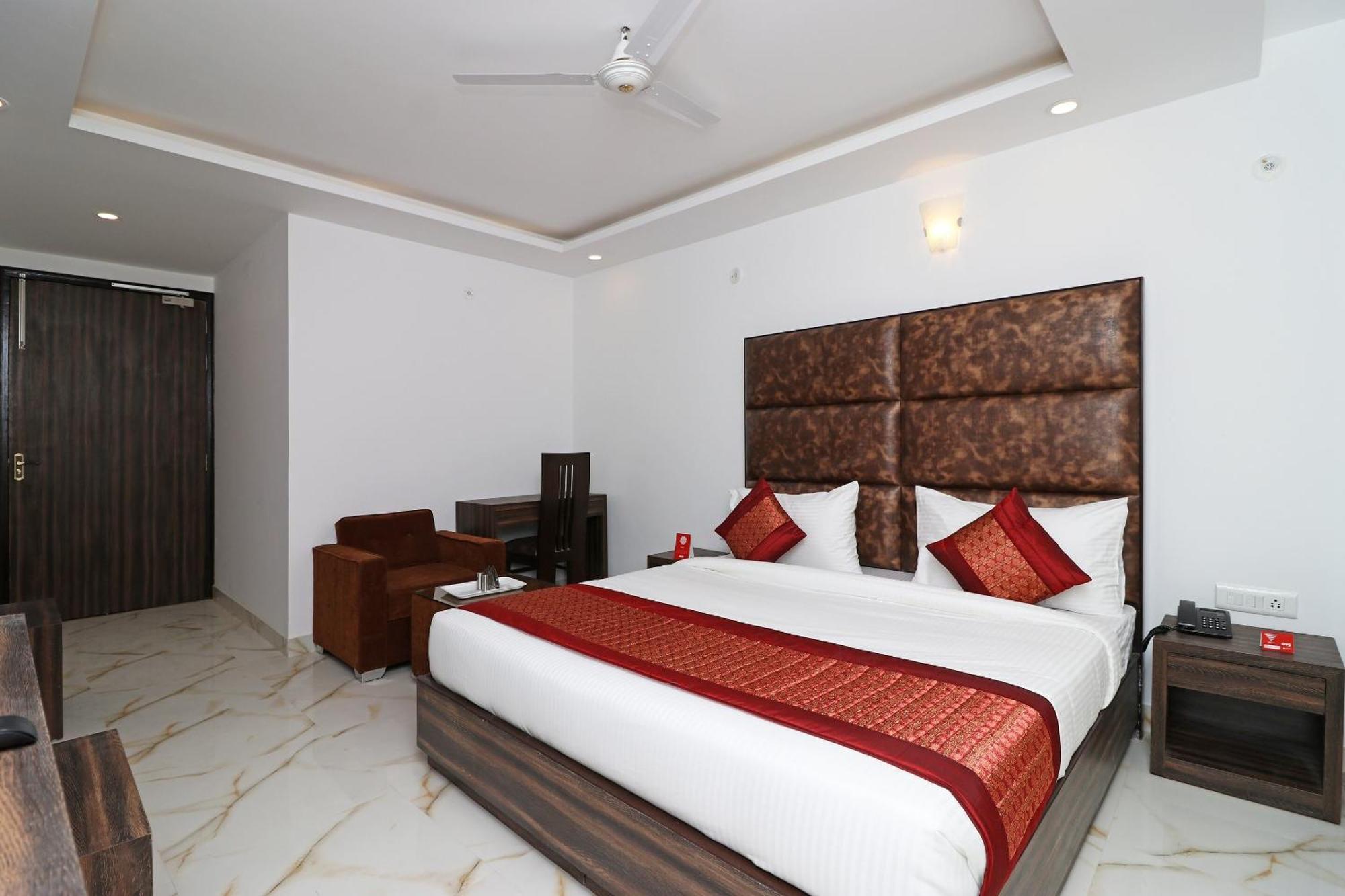 Hotel O Aamara New Delhi Buitenkant foto