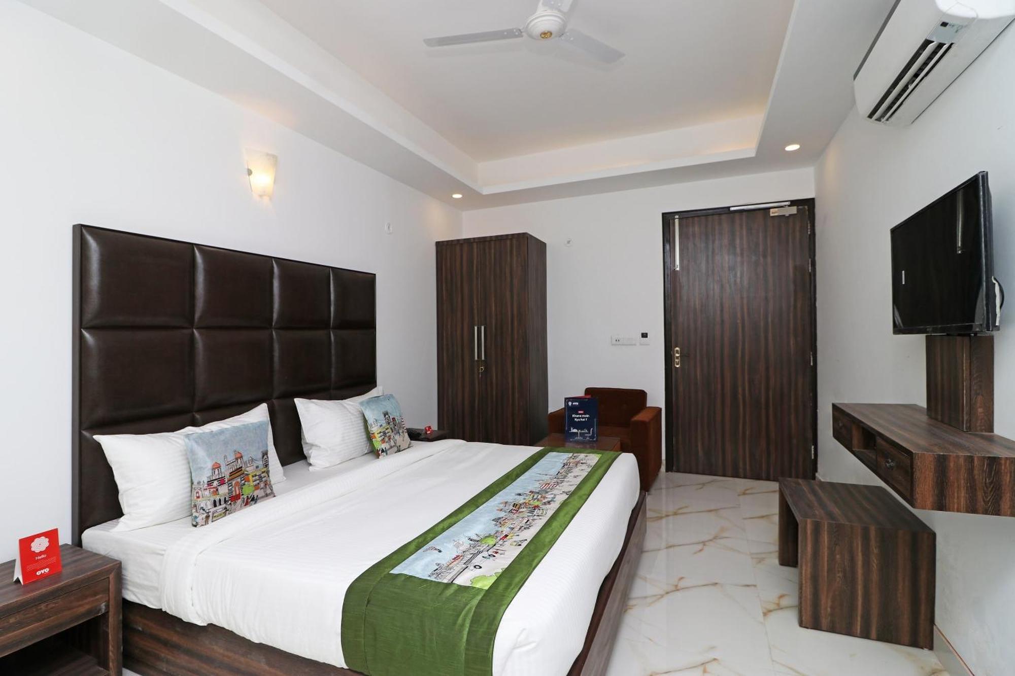 Hotel O Aamara New Delhi Buitenkant foto