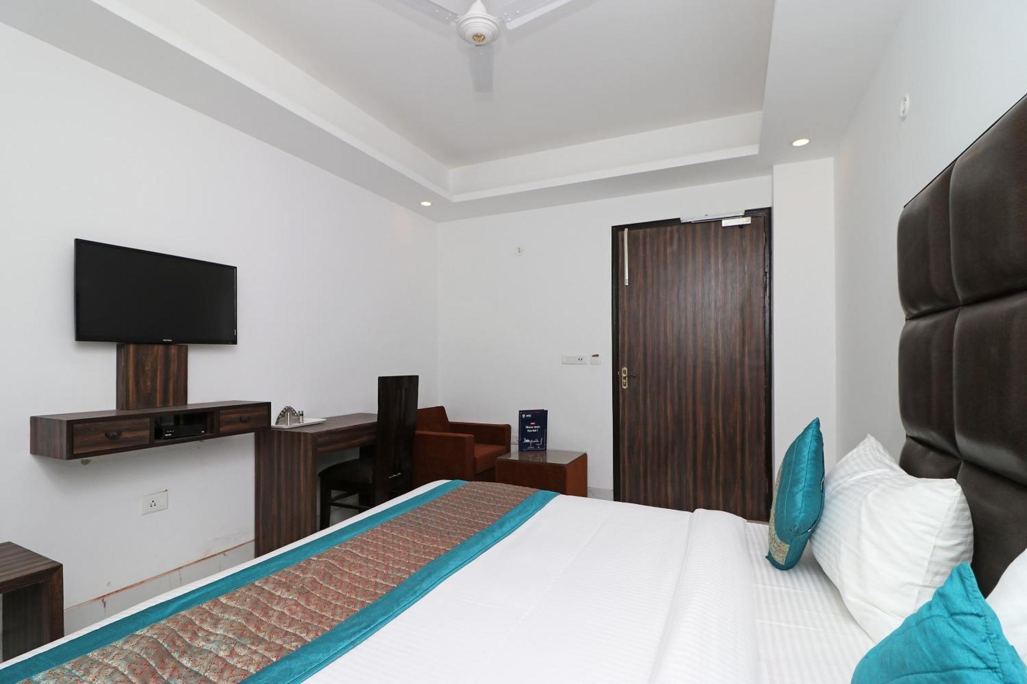 Hotel O Aamara New Delhi Buitenkant foto