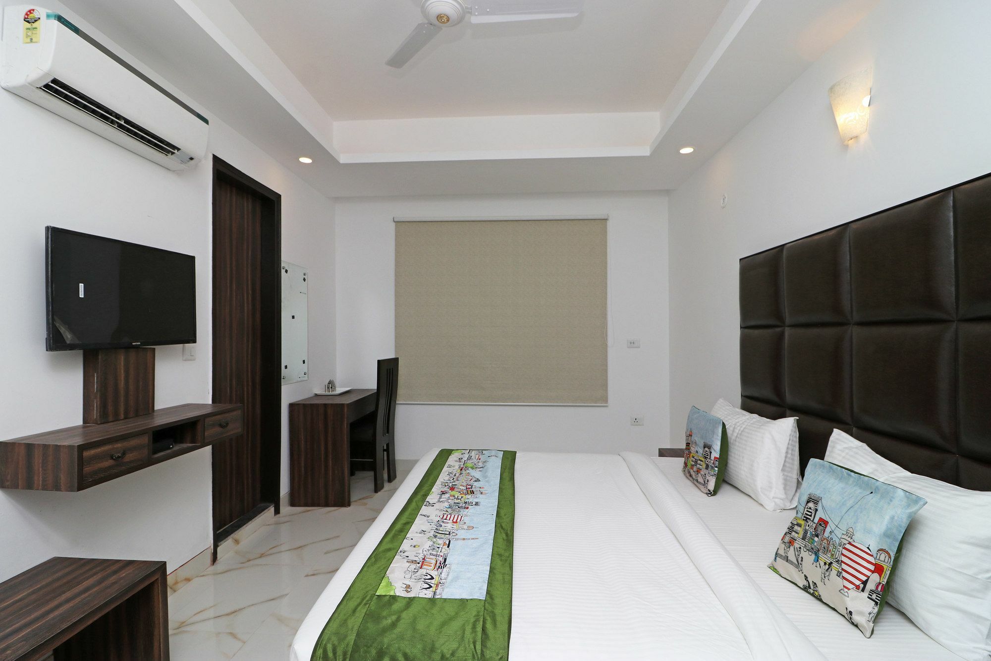 Hotel O Aamara New Delhi Buitenkant foto